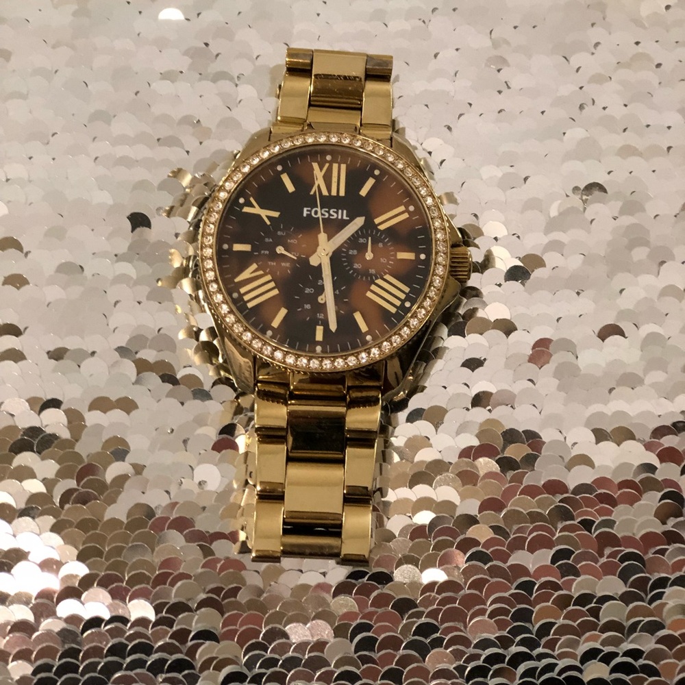 ✨Shiny Like New Fossil Gold Watch✨
